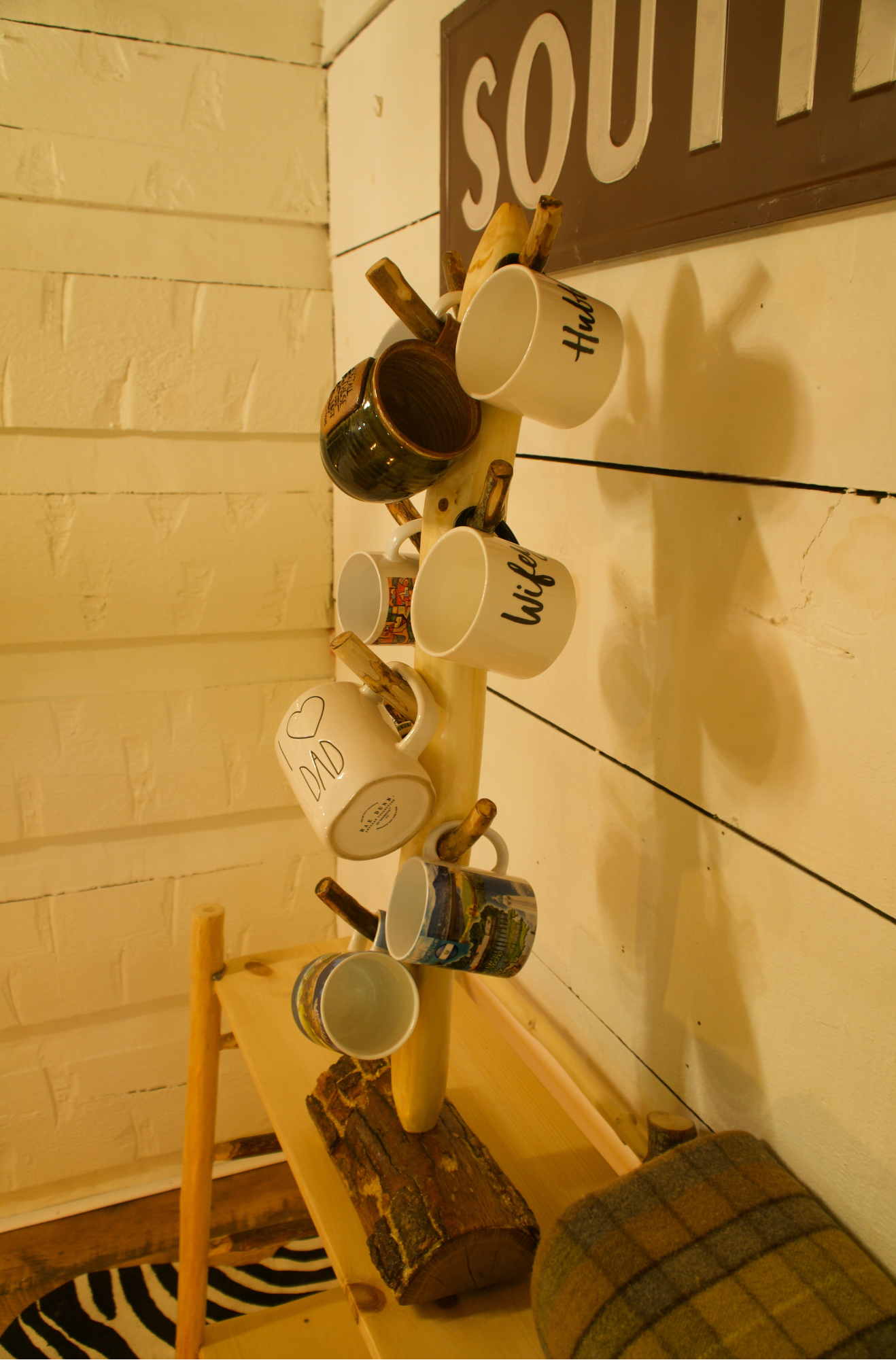 Mountain Oak and Pine Coffee Mug Rack