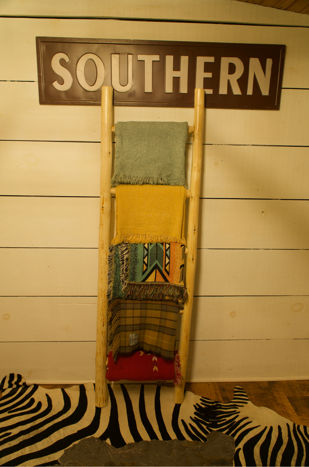 Signature Wooden Decor Ladder