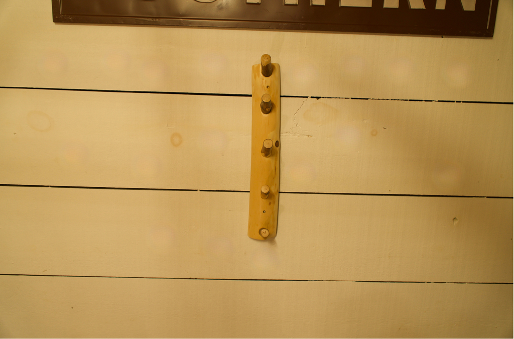 Rich Mountain Wood Wall Rack