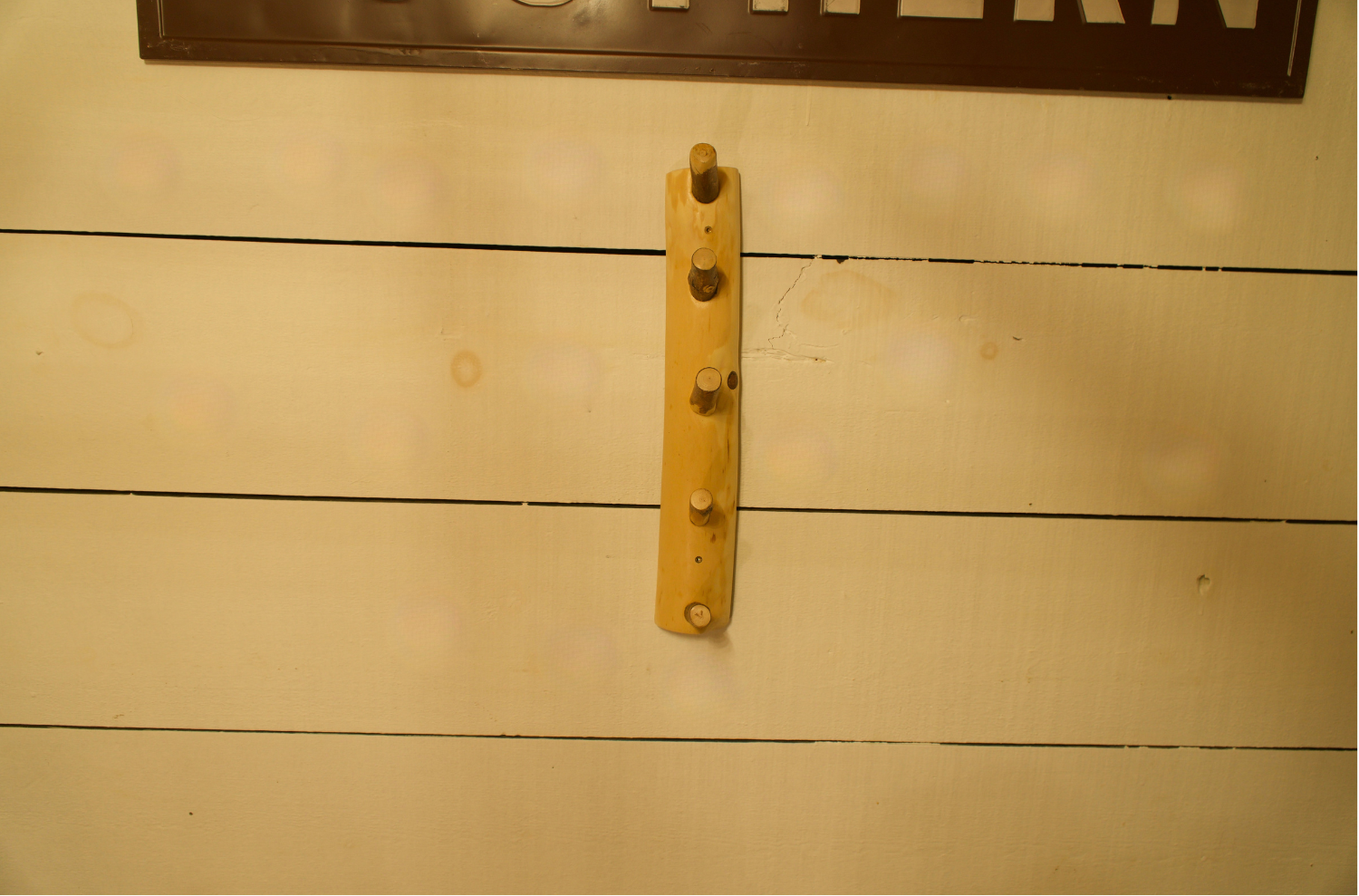 Rich Mountain Wood Wall Rack