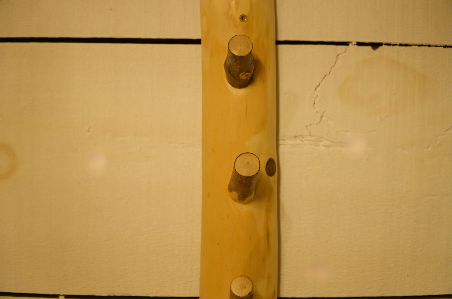 Rich Mountain Wood Wall Rack