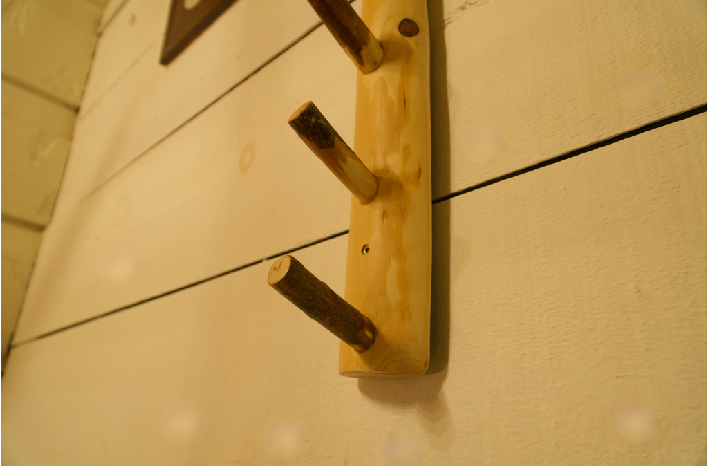 Rich Mountain Wood Wall Rack
