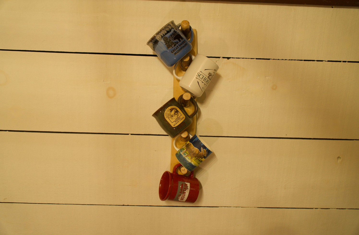 Rich Mountain Wood Wall Rack