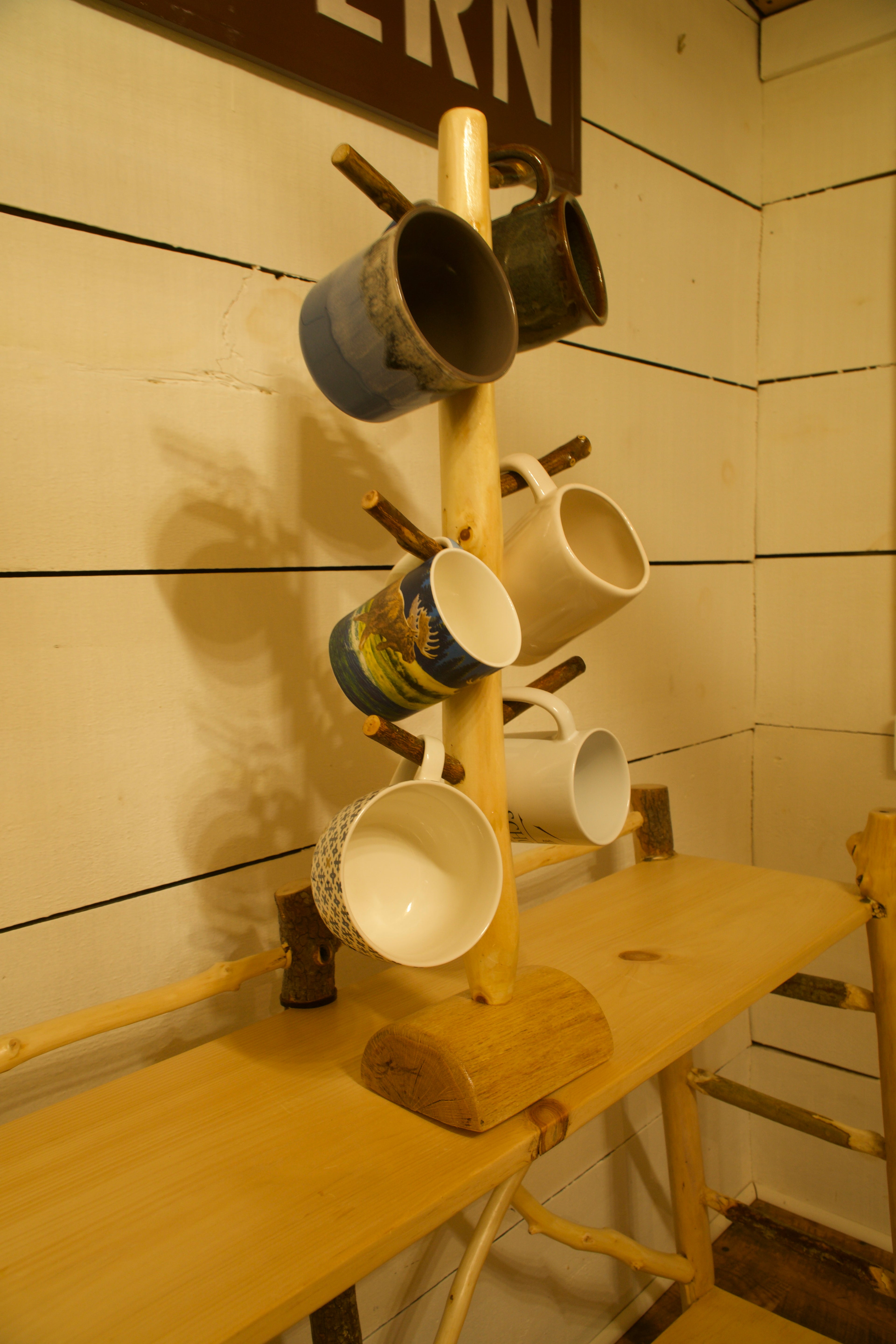 Rocky Mountain Coffee Mug Rack